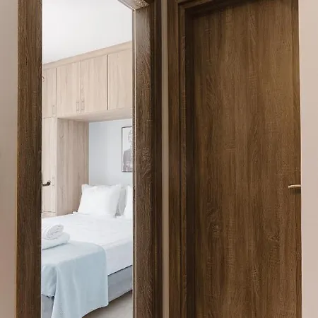 Apartment Ariti Luxury Apartment, Nikiana