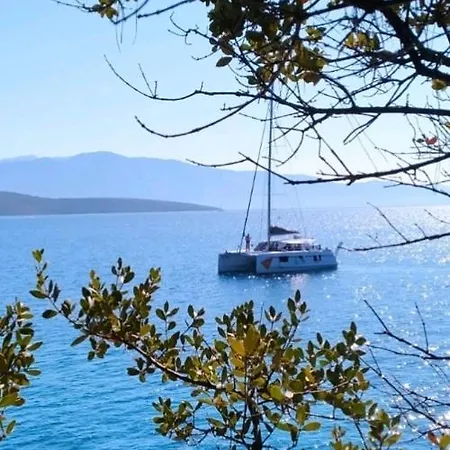 Ariti Luxury Apartment, 아파트 니키아나