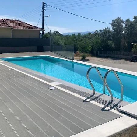 Ariti Luxury Apartment, ניקיאנה